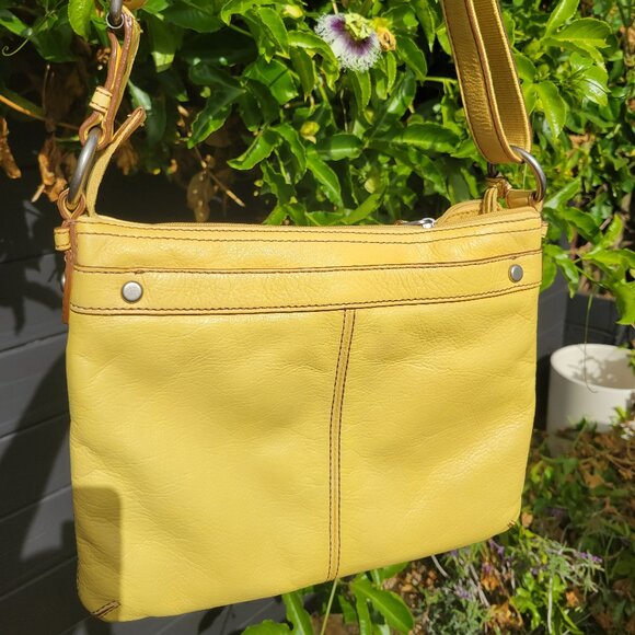 Vintge Y2K Yellow Fossil Maddox Shoulder/ Crossbody Bag - Picture 3 of 9